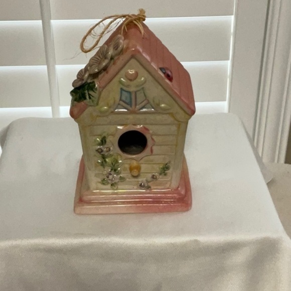 CERAMIC Birdhouse - Picture 1 of 4